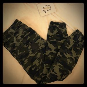 JOE FRESH City Jogger twill pants.